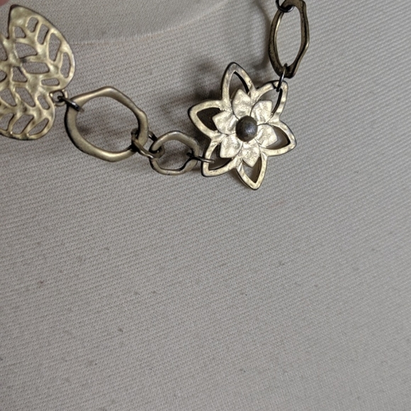 Lia Sophia Golden Girl Flower Necklace - Picture 6 of 6